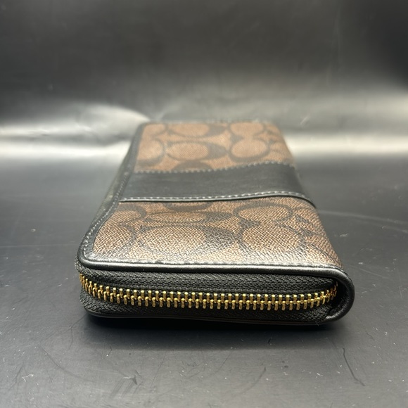 EUC- COACH Zip Around Long Wallet - Picture 6 of 12